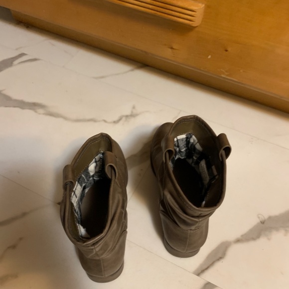 Brown boots - Picture 4 of 6